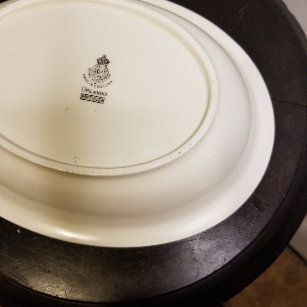2 Vintage Royal Worcester Made in England Orlando Pattern Serving Bowls - Picture 3 of 12